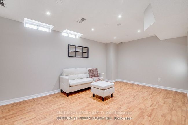 607 Willmott Cres, House attached with 4 bedrooms, 4 bathrooms and 2 parking in Milton ON | Image 32