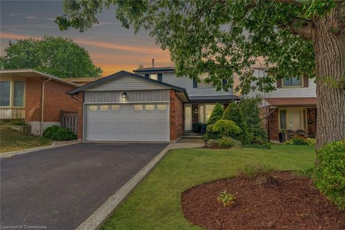30 Rosewell St, Hamilton, ON, L8W2L1 | Card Image