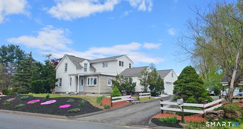 384 Long Hill Rd, South Windsor, CT, 06074-4217 | Card Image