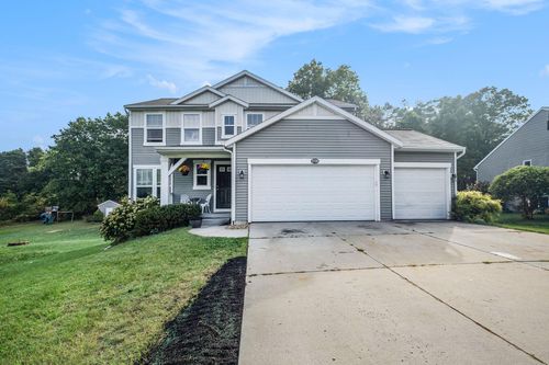 9700 Sunset Ridge Dr Ne, Rockford, MI, 49341-7584 | Card Image