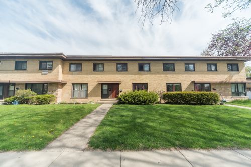 122 Highland Ave, Mount Prospect, IL, 60056-2105 | Card Image