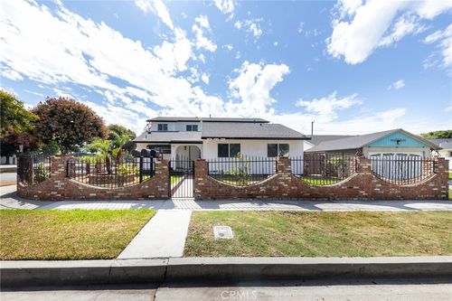 10 W Trafford St, Long Beach, CA, 90805-2144 | Card Image