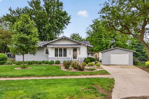 5011 Lower Beaver Rd, Des Moines, IA, 50310-4315 | Card Image