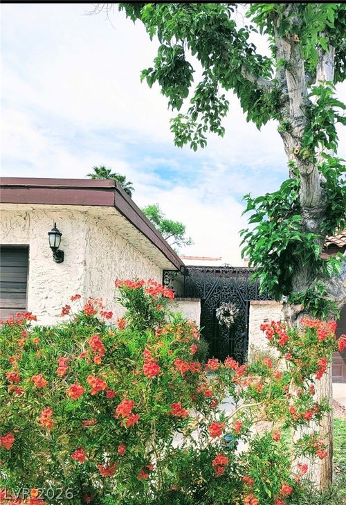 2684 San Lago Ct, Las Vegas, NV, 89121-3923 | Card Image