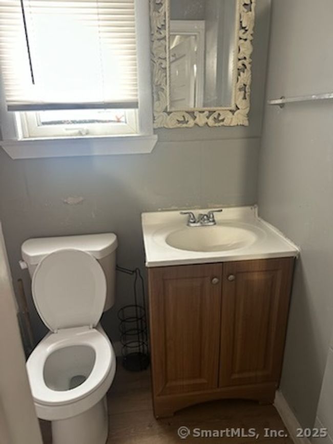 251 S Marshall St, Home with 11 bedrooms, 3 bathrooms and 4 parking in Hartford CT | Image 8