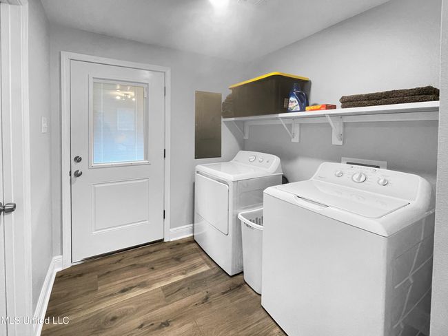 Cabin Laundry | Image 19
