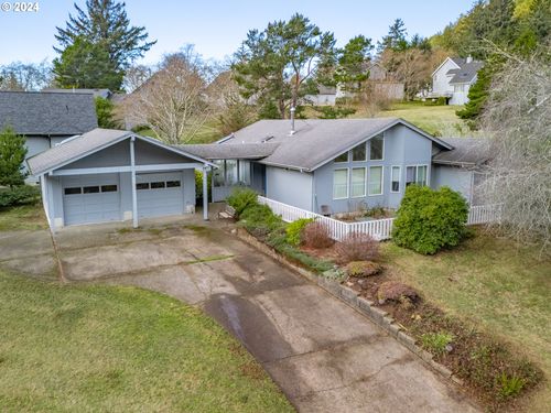 341 Combs Cir, Yachats, OR, 97498 | Card Image