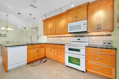 286 - 448 Cerromar Road, Condo with 2 bedrooms, 2 bathrooms and null parking in Venice FL | Image 3