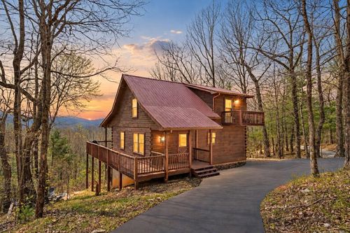 890 Brittney Dr, Blue Ridge, GA, 30513-3829 | Card Image