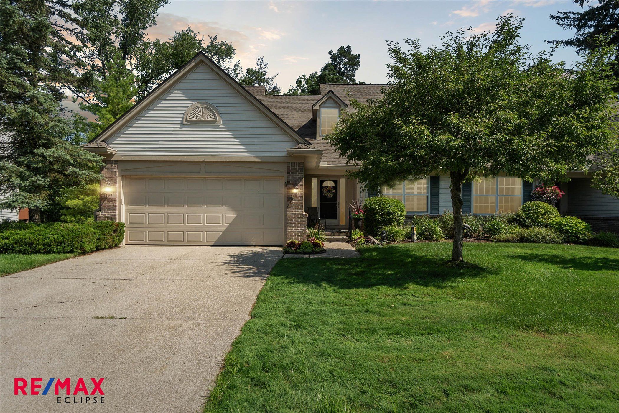 Four Seasons Dr, Lake Orion, MI 48360
