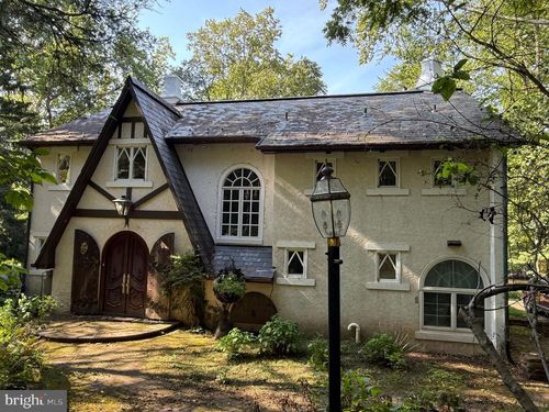 main-house-132 E Dark Hollow Road, PIPERSVILLE, PA, 18947 | Card Image