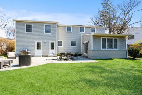 75 Oakdale Ln, Roslyn Heights, NY, 11577-1534 | Card Image