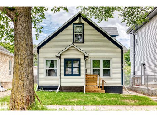 12121 64 St Nw, Edmonton, AB, T5W4J8 | Card Image