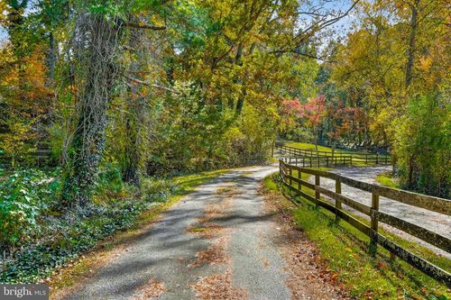 385 Mill Swamp Rd, EDGEWATER, MD, 21037-4713 | Card Image