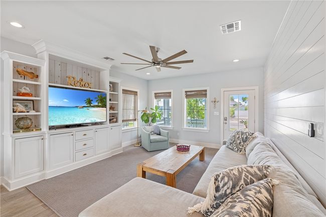 145 Beachwalk Ln, House other with 3 bedrooms, 3 bathrooms and null parking in Port Aransas TX | Image 10