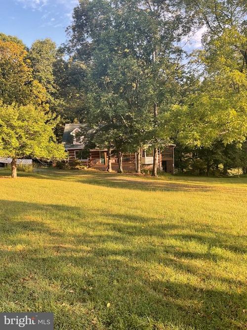 901 River Bend Dr, Paw Paw, WV, 25434-8751 | Card Image