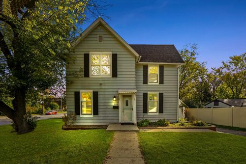 353 Wilcox Ave, Elgin, IL, 60123-7352 | Card Image