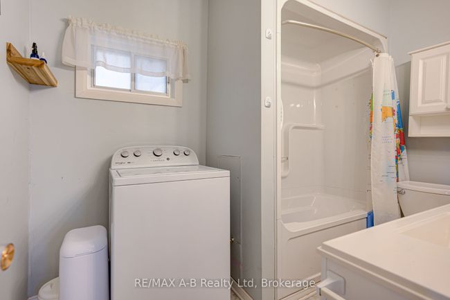 239 Nile St, House other with 4 bedrooms, 2 bathrooms and 8 parking in Stratford ON | Image 14