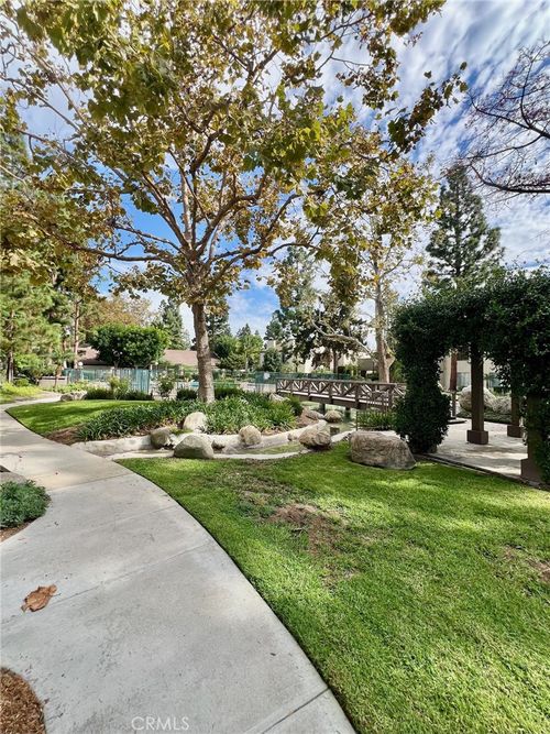 apt-f-1350 Cabrillo Park Dr, Santa Ana, CA, 92701-3124 | Card Image