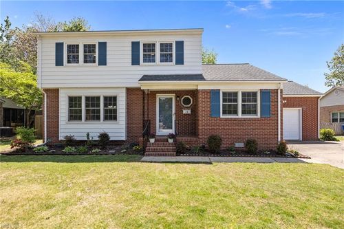 15 Bosch Ln, Newport News, VA, 23606-2608 | Card Image