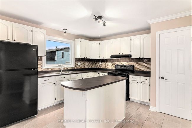 3268 Principale St, Home with 5 bedrooms, 3 bathrooms and 6 parking in Wendover ON | Image 7