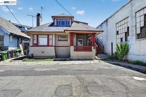950 Loomis Ct, Oakland, CA, 94606-3735 | Card Image