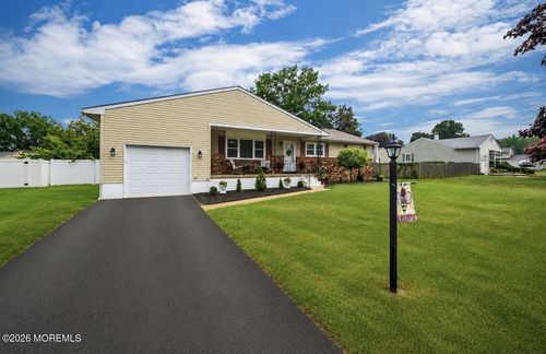 3 Lionel Ln, Hamilton, NJ, 08619-2703 | Card Image