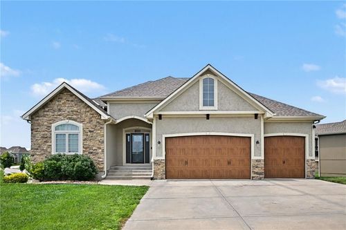 9000 N Seymour Ave, Kansas City, MO, 64153-7802 | Card Image