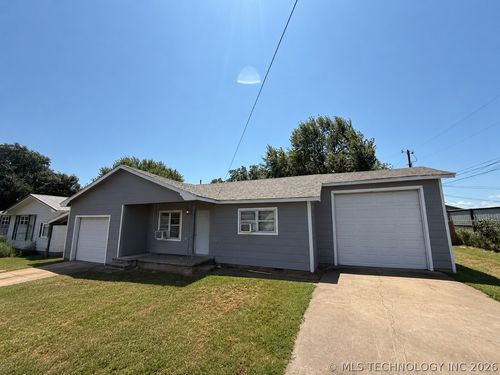 712 Nichols Ave, Checotah, OK, 74426-5275 | Card Image
