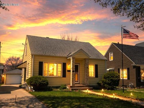 2961 N 72nd St, Milwaukee, WI, 53210-1109 | Card Image