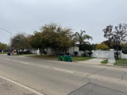 5225 E Belmont Avenue, Fresno, CA, 93727 | Card Image