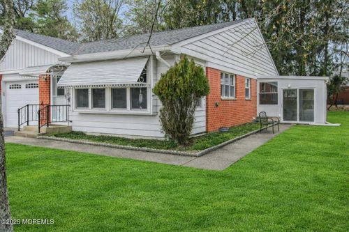 988 B Constitution Blvd, Whiting, NJ, 08759-1783 | Card Image