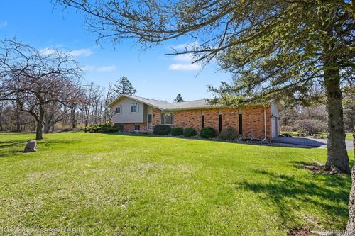 4520 Stoney Acres Ln, Highland, MI, 48357-2020 | Card Image