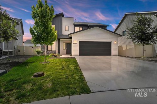6915 W Grand Rapids Dr, Meridian, ID, 83646-1585 | Card Image