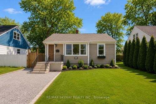 5328 Houck Dr, Niagara Falls, ON, L2E1S1 | Card Image