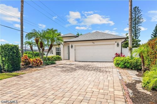 798 107th Ave N, NAPLES, FL, 34108-1859 | Card Image