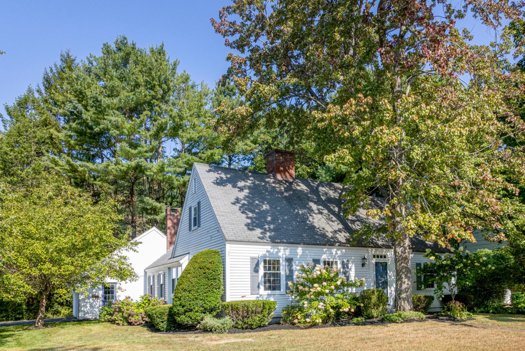 Applewood Cir, South Portland, ME 04106