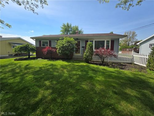 3923 Lake Road, Youngstown, OH, 44511 | Card Image