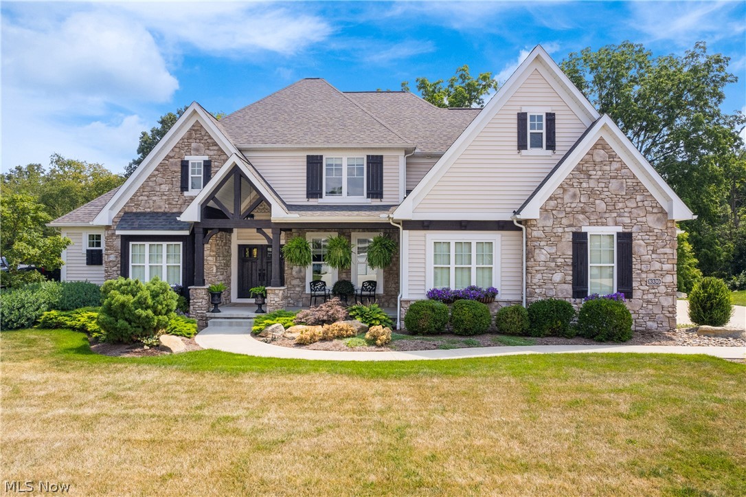 Macthomas Ave, North Canton, OH 44720