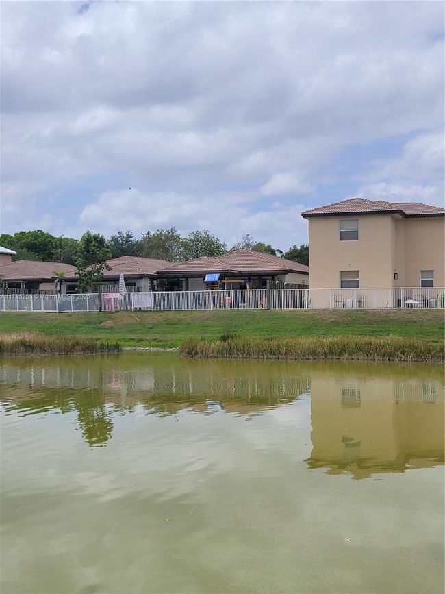 405 Ne 25 Th Ter, House other with 3 bedrooms, 2 bathrooms and null parking in Homestead FL | Image 34