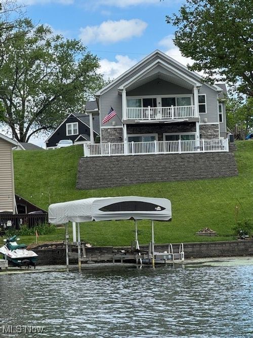 3588 Portage Point Blvd, Coventry Township, OH, 44319-2257 | Card Image