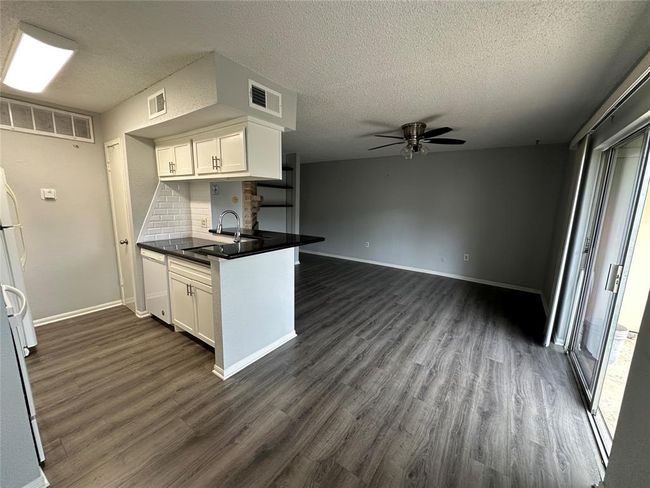 APT-287 - 250 El Dorado Blvd, Townhouse with 1 bedrooms, 1 bathrooms and 1 parking in Webster TX | Image 7