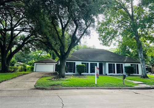 1215 Briar Ln, Wharton, TX, 77488-4303 | Card Image