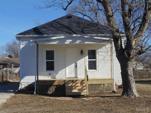 708 S Jefferson St, Litchfield, IL, 62056-2124 | Card Image