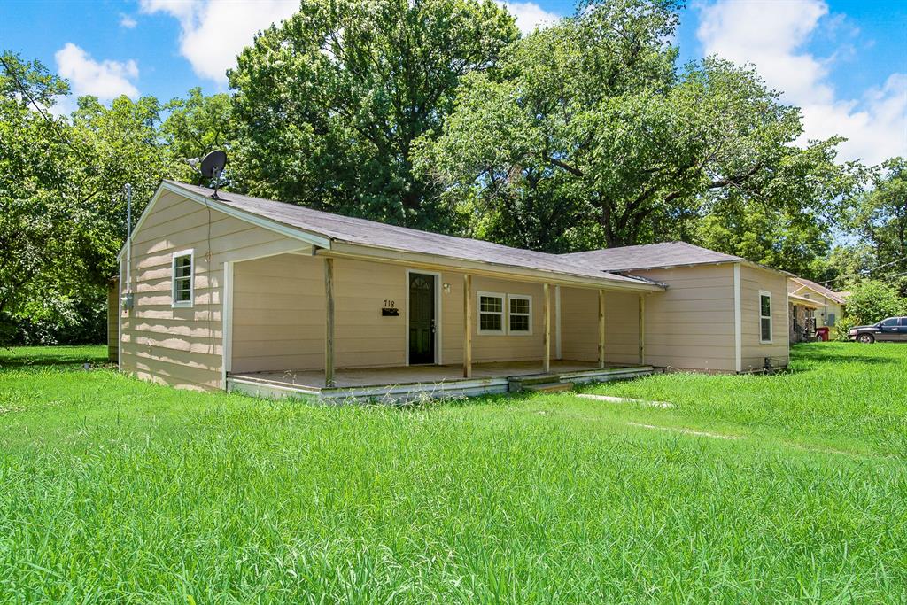 12th St, Bonham, TX 75418