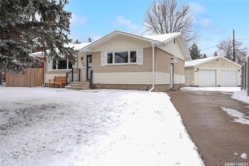 60 Empress Dr, Regina, SK, S4T6M5 | Card Image