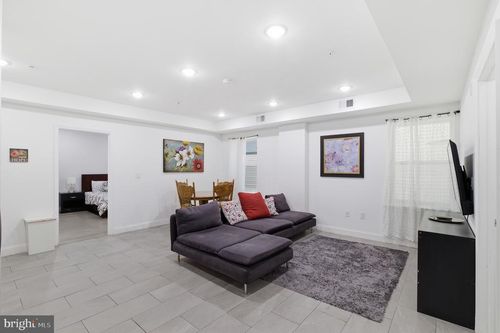 apt-4b-925 N Broad St, PHILADELPHIA, PA, 19123-1028 | Card Image