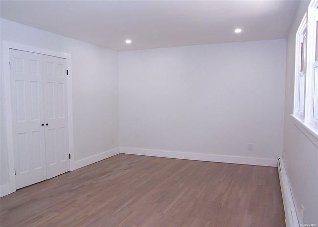 Masrer Bedroom | Image 9