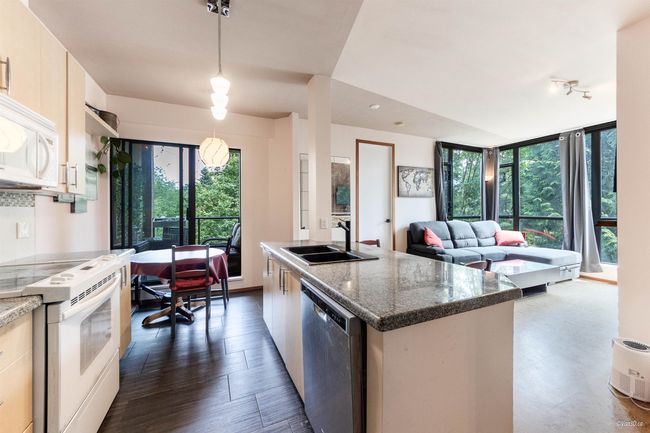 407 - 7388 Sandborne Ave, Condo with 2 bedrooms, 2 bathrooms and 1 parking in Burnaby BC | Image 8