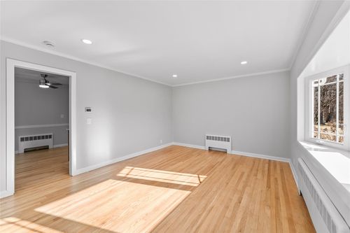 3736 Hudsonview St, Mohegan Lake, NY, 10547-1036 | Card Image